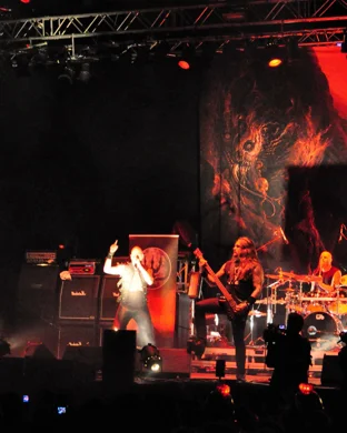 Live concert by Volumes - Band