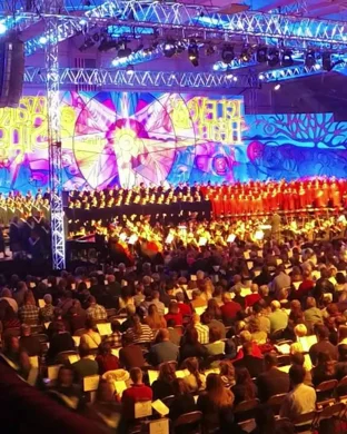 Live concert by Cirque Musica Holiday Wonderland