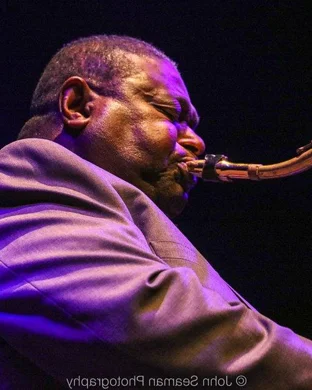 Live concert by Tinsley Ellis