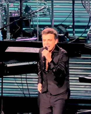 Live concert by Miguel