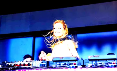 Nora En Pure