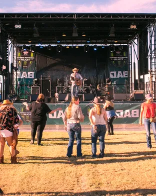 Live concert by Wade Forster